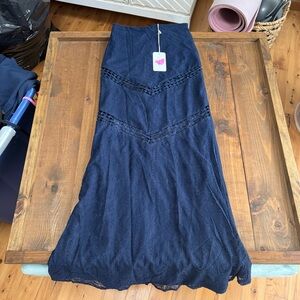 NWT L'ATISTE By Amy Navy Lace Maxi Skirt